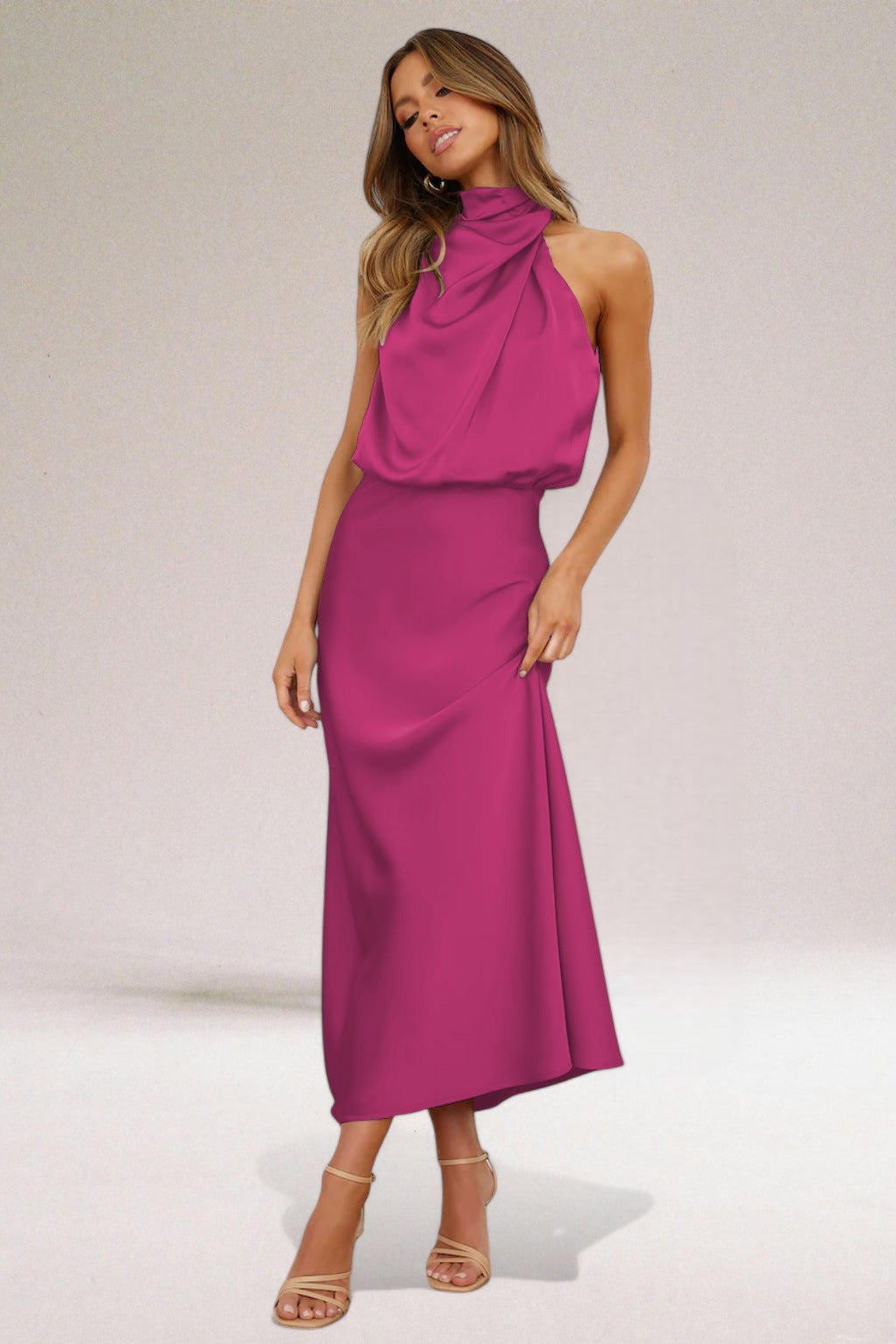 Flavia™ | Robe glamour en satin avec col halter