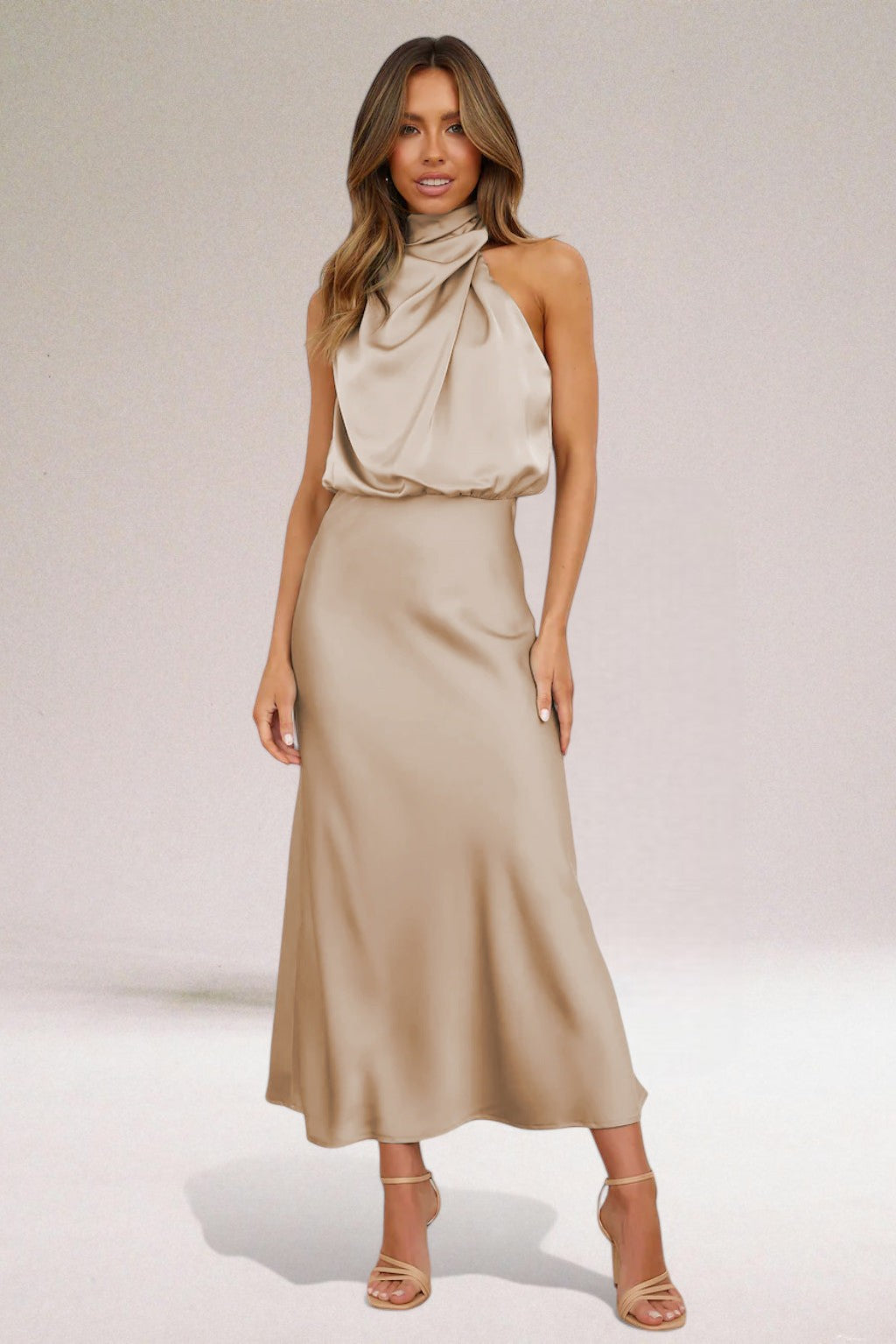 Flavia™ | Robe glamour en satin avec col halter